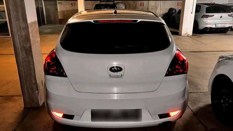 Gebraucht Kia Ceed 116 PS (85 kW) 2008 Weiß Kleinwagen