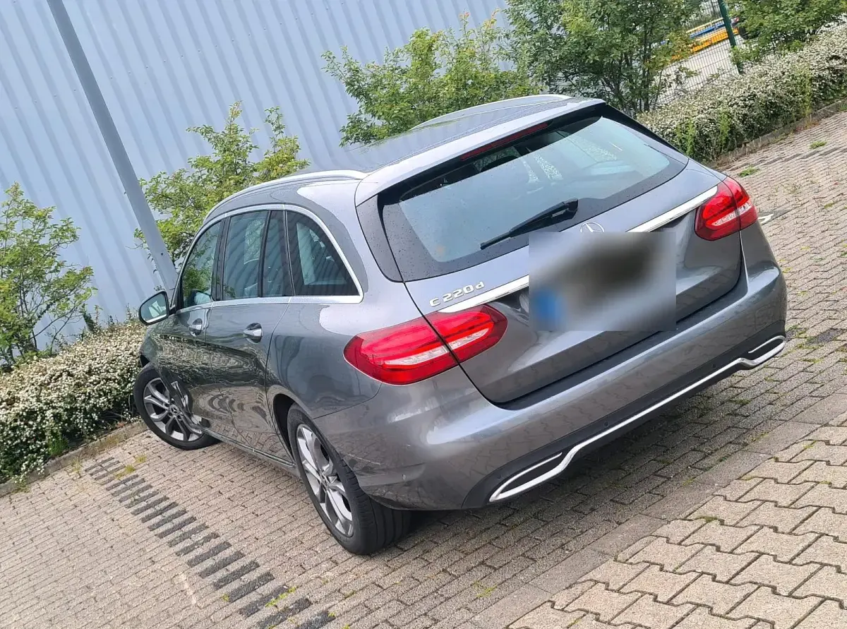 Gebraucht Mercedes C220 170 PS (125 kW) 2018 Grau Kombi