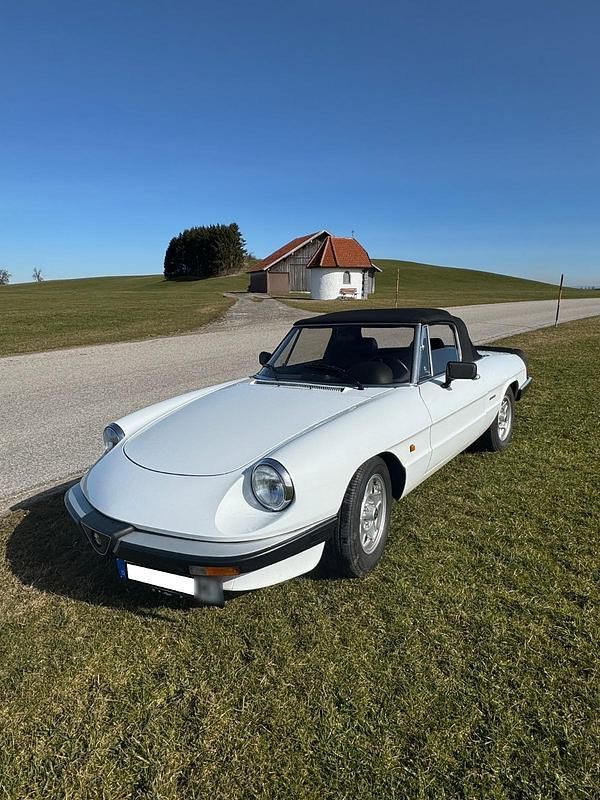Gebraucht Alfa Romeo Spider 126 PS (92 kW) 1989 Weiß Cabrio