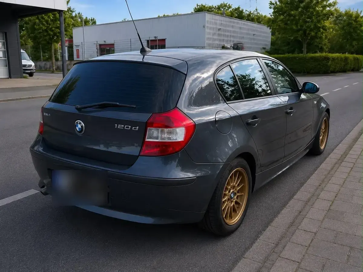Gebraucht BMW 120 M Sport 163 PS (119 kW) 2005 Blau Kleinwagen