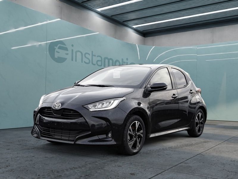 Schwarz Neu 2024 Toyota Yaris Hybrid Team Kleinwagen | 25.289 € (Fairer Preis) - Bild 1/4