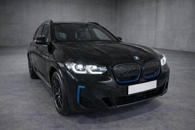 Gebraucht BMW iX3 Impressive 210 kW (286 PS) 2024 Schwarz SUV