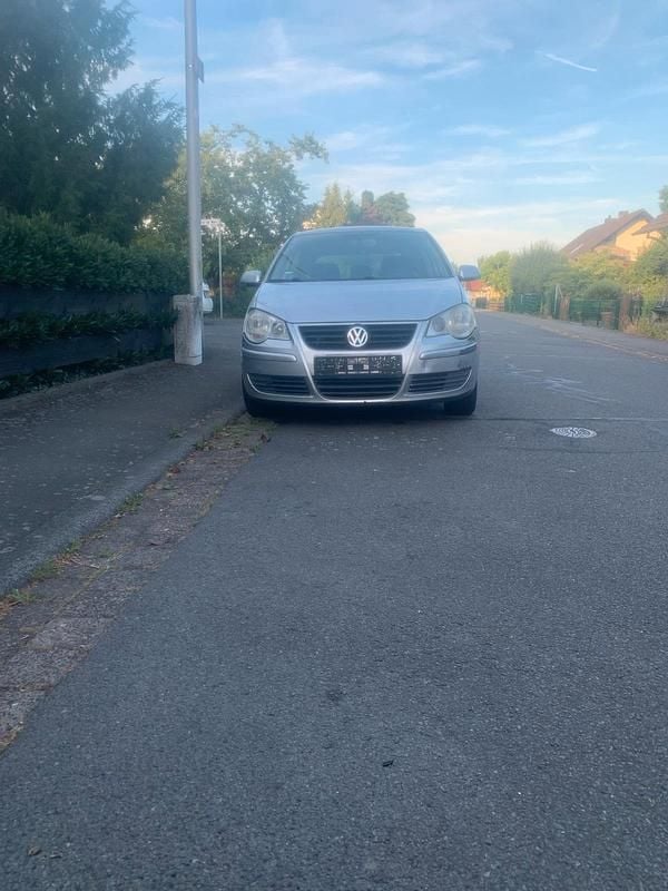 Silber Gebraucht 2005 VW Polo Kleinwagen | 700 € (Superpreis) - Bild 1/4