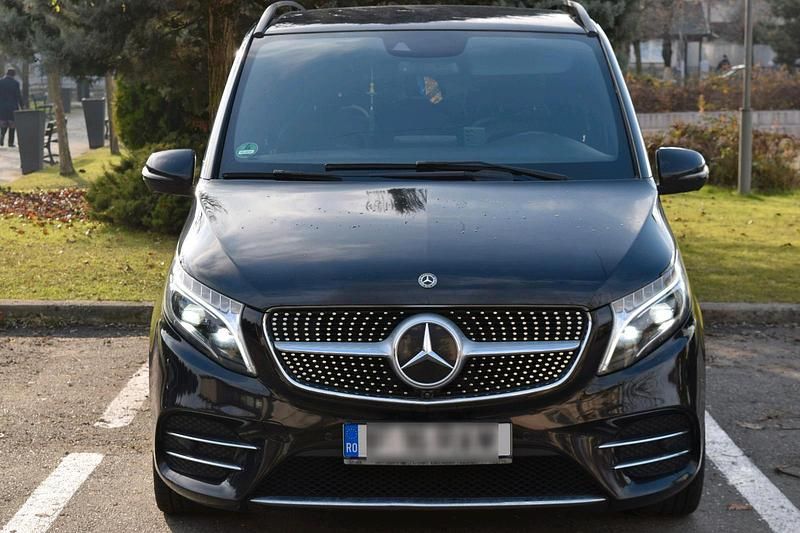 Schwarz Gebraucht 2019 Mercedes V300 AMG Van / Kleinbus | 51.999 € - Bild 1/4