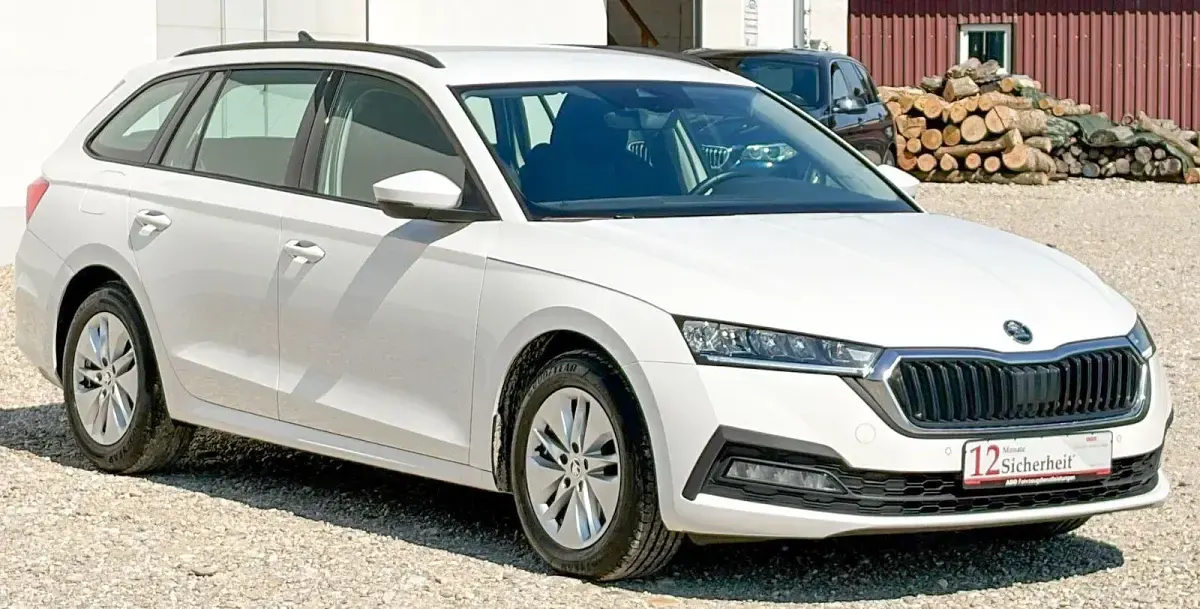 Gebraucht Skoda Octavia Ambition 150 PS (110 kW) 2021 Weiß Kombi