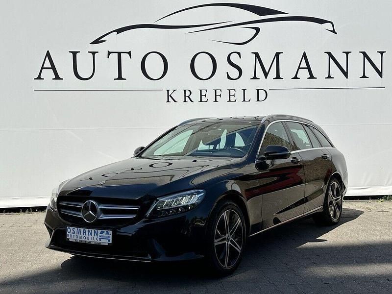 Ung. schwarz unilack Gebraucht 2020 Mercedes C300e Avantgarde Kombi | 22.750 € (Fairer Preis) - Bild 1/4