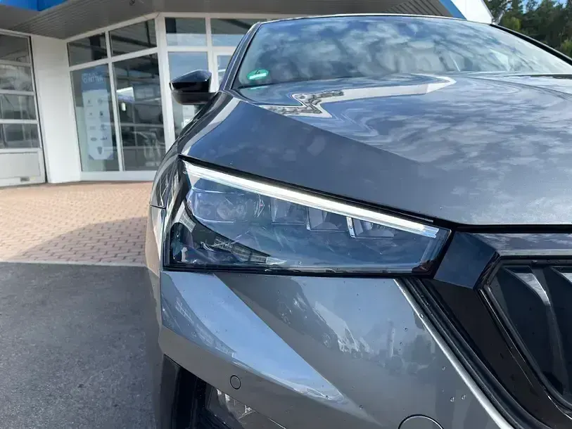 Gebraucht Skoda Scala Monte Carlo 110 PS (80 kW) 2023 Graphitegrau metallic (metallic) Kleinwagen