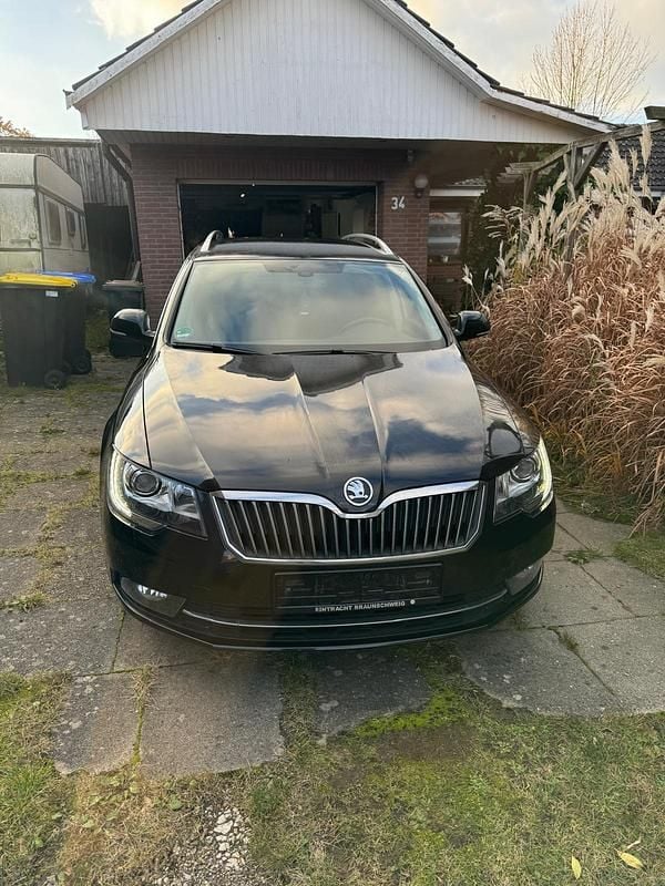 Gebraucht Skoda Superb 170 PS (125 kW) 2014 Schwarz Kombi