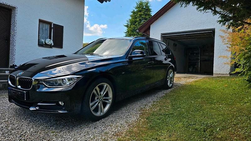 Schwarz Gebraucht 2013 BMW 320 Kombi | 10.500 € (Fairer Preis) - Bild 1/4