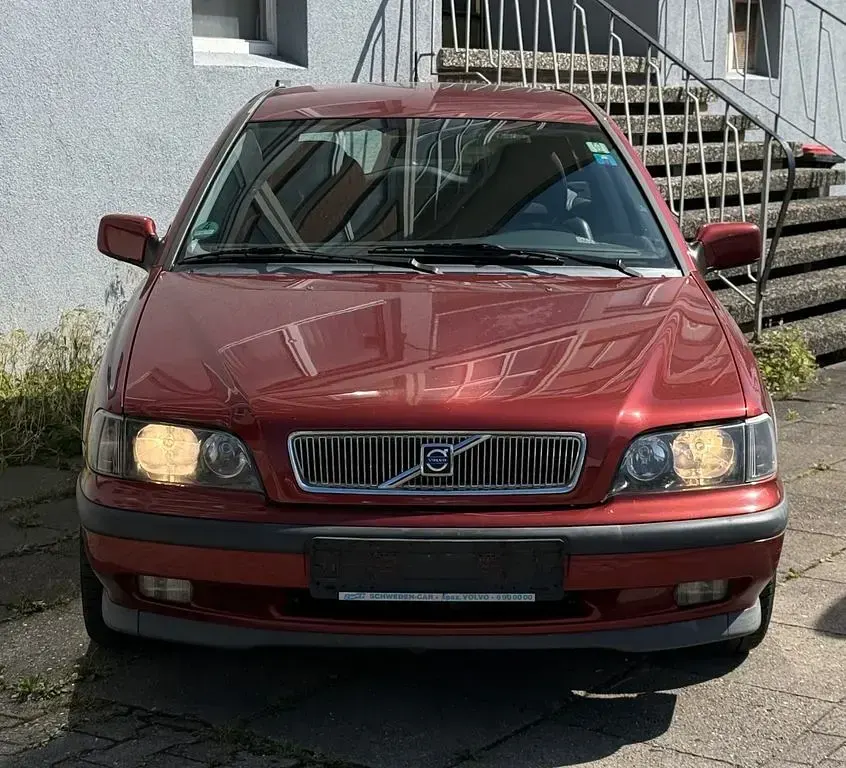 Gebraucht Volvo V40 125 PS (91 kW) 2000 Rot Kombi
