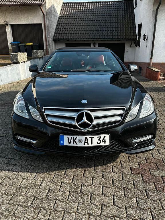 Schwarz Gebraucht 2011 Mercedes E550 Cabrio | 16.500 € - Bild 1/4