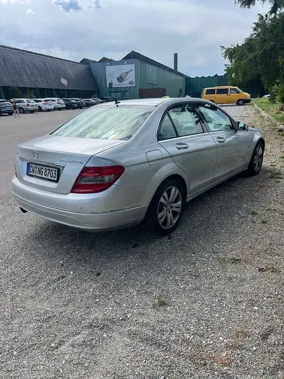 Gebraucht Mercedes C180 156 PS (114 kW) 2009 Silber Limousine