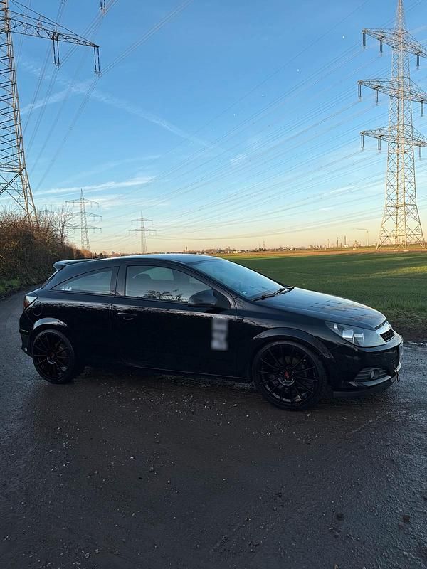Gebraucht Opel Astra GTC 115 PS (84 kW) 2009 Schwarz Coupé