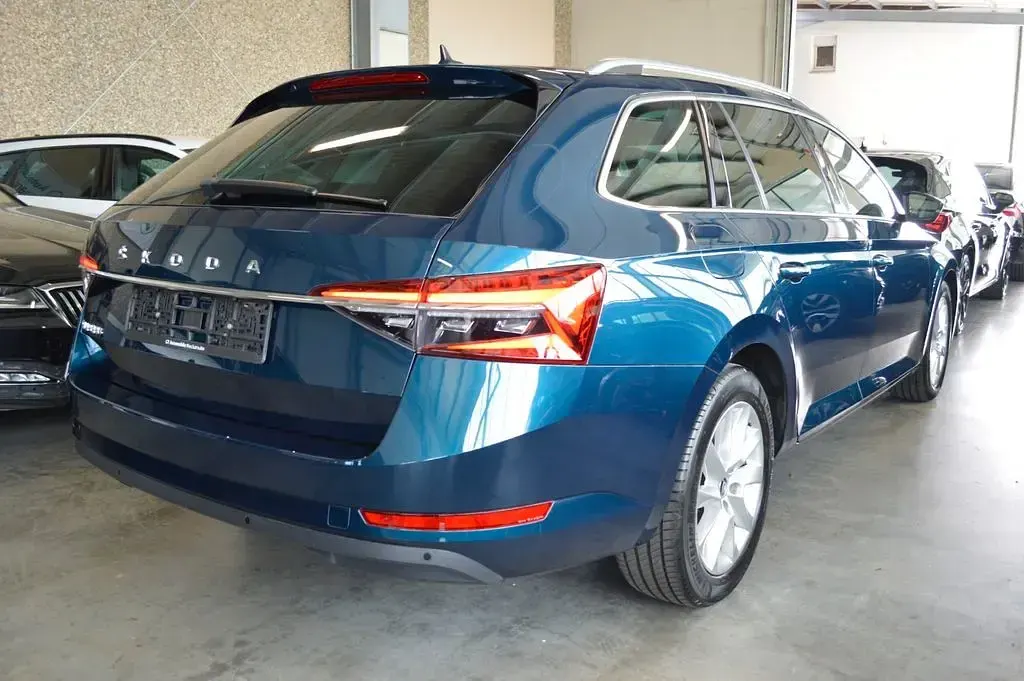 Gebraucht Skoda Superb Style 150 PS (110 kW) 2020 Blau Limousine