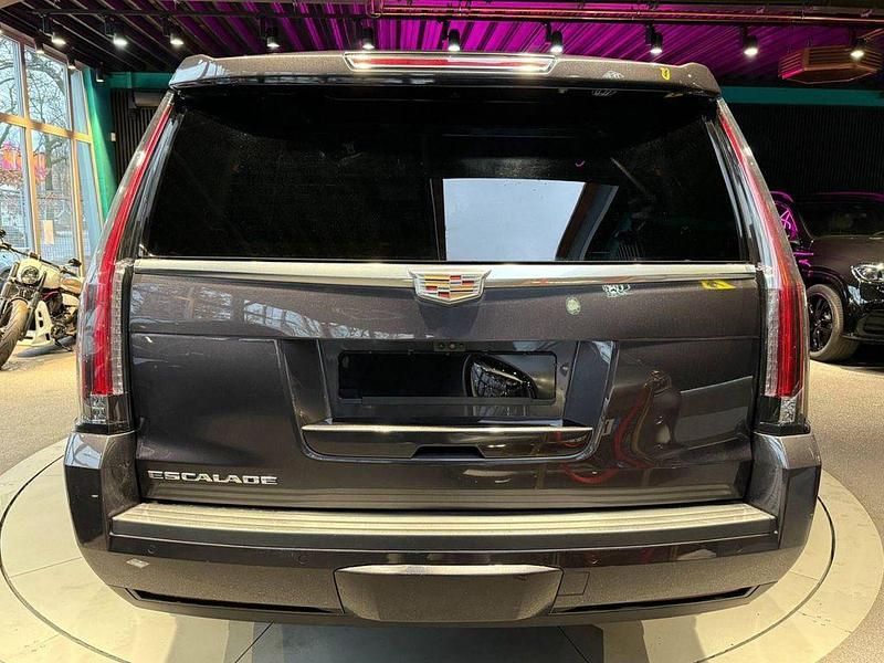 Second-hand Cadillac Escalade 426 CP (313 kW) 2018 Gri SUV