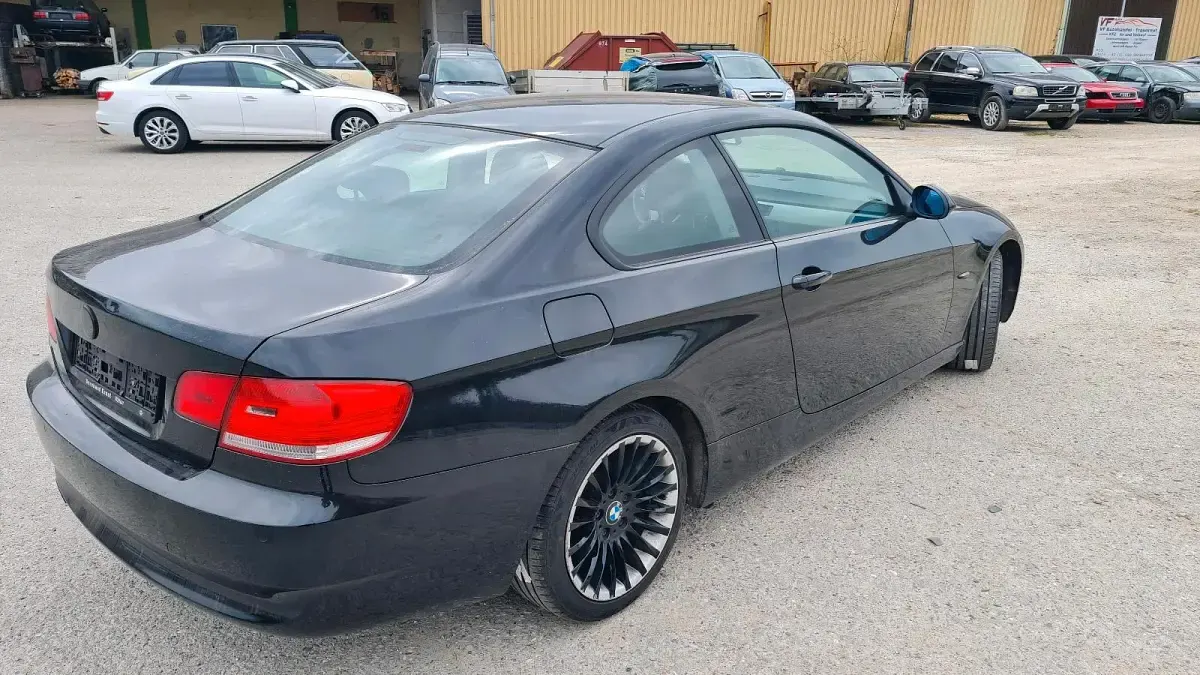 Używany BMW 320 170 KM (125 kW) 2009 Czarny Coupe