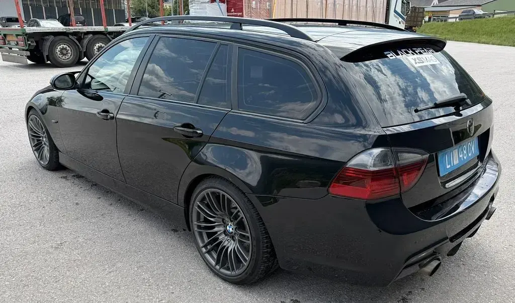 Gebraucht BMW 330 Sport Line 231 PS (169 kW) 2005 Schwarz Kombi