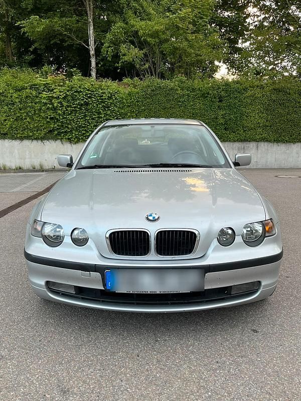 Grau Gebraucht 2003 BMW 316 Coupé | 800 € (Superpreis) - Bild 1/4