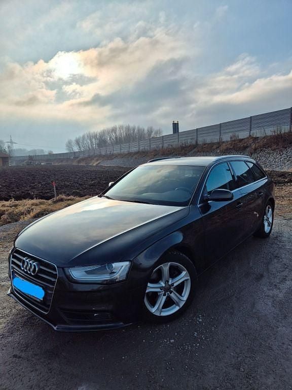 Grau Gebraucht 2012 Audi A4 Ambition Kombi | 7.600 € (Fairer Preis) - Bild 1/4