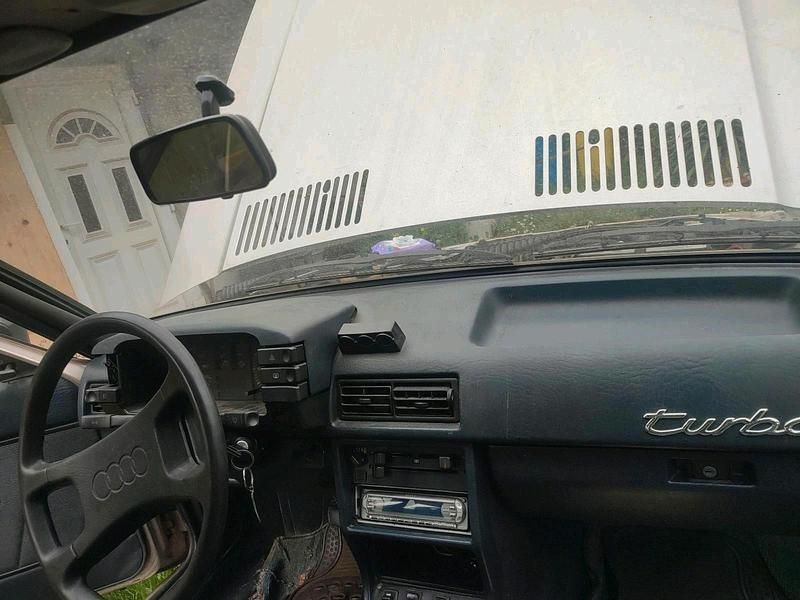 Second-hand Audi 80 68 CP (50 kW) 1986 Argintiu Berlinǎ