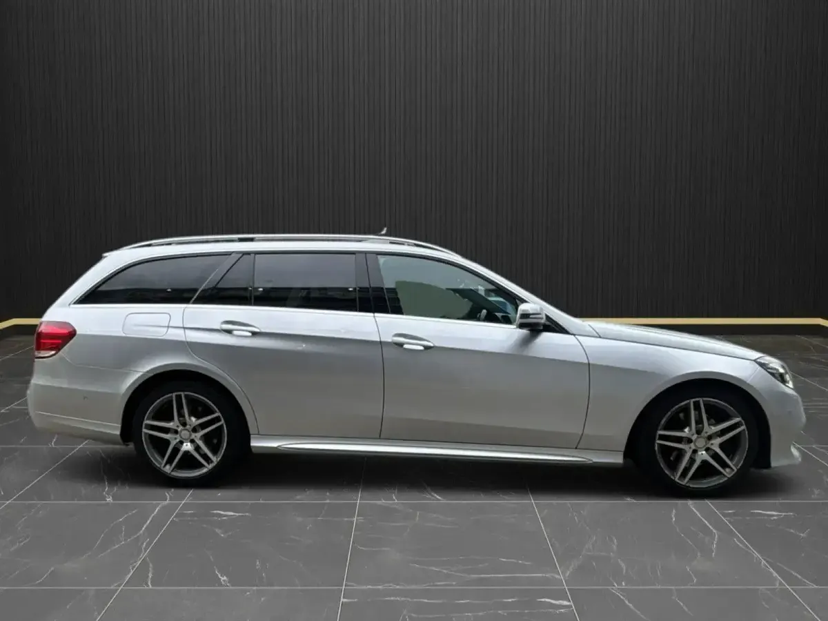 Gebraucht Mercedes E250 AMG 211 PS (155 kW) 2016 Silber Kombi