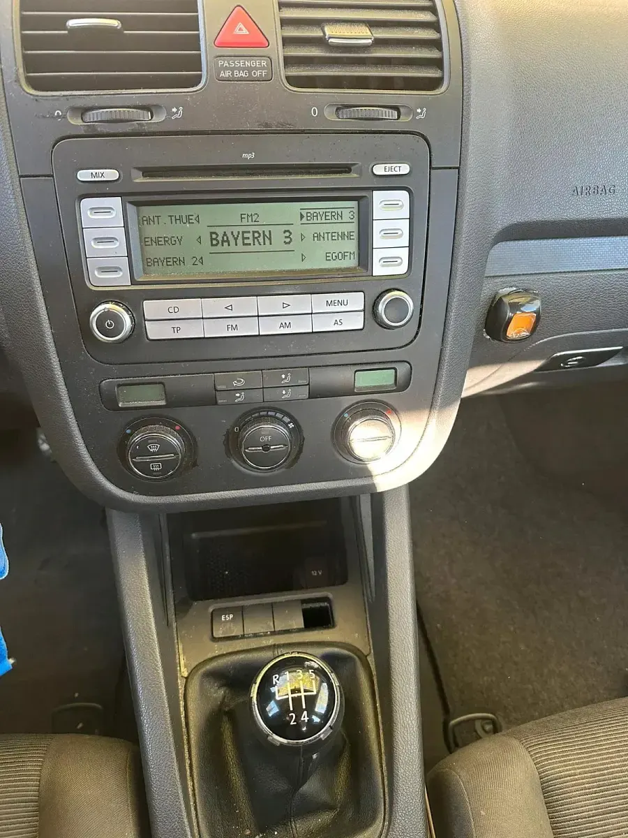Gebraucht VW Golf V 75 PS (55 kW) 2004 Schwarz Kleinwagen