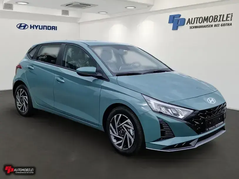 Gebraucht Hyundai i20 Trend 101 PS (74 kW) 2024 Grün Kleinwagen