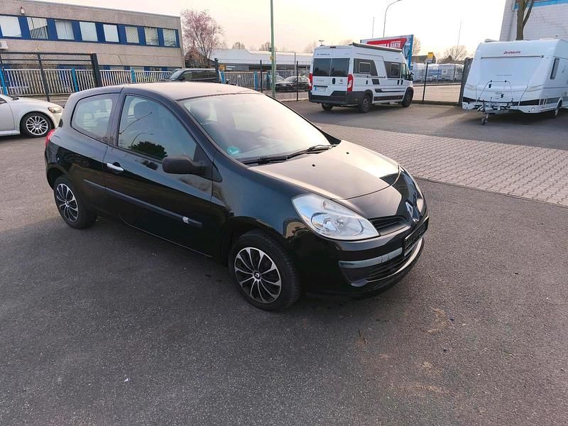 Gebraucht Renault Clio II 75 PS (55 kW) 2007 Schwarz Kleinwagen