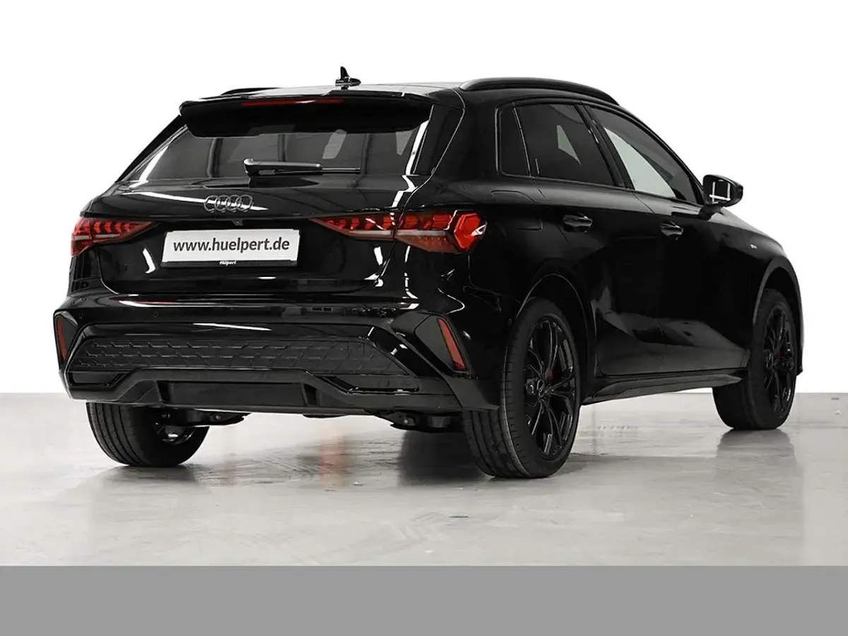 Gebraucht Audi A3 S-Line 272 PS (200 kW) 2026 Mythosschwarz metallic Limousine
