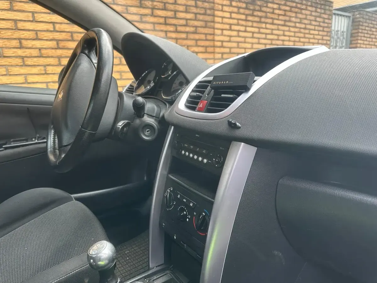 Gebraucht Peugeot 207 CC 109 PS (80 kW) 2008 Andere farben Cabrio