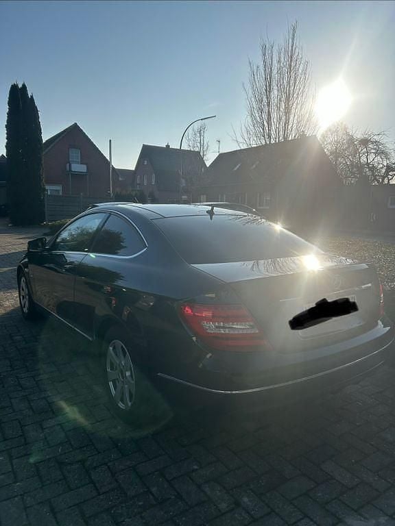 Gebraucht Mercedes C180 156 PS (114 kW) 2012 Schwarz Coupé