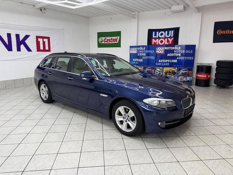 Blau Gebraucht 2013 BMW 525 Comfort Edition Kombi | 13.970 € (Fairer Preis) - Bild 1/4
