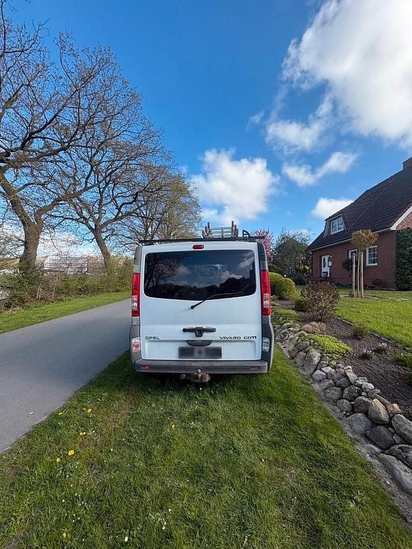 Second-hand Opel Vivaro 116 CP (85 kW) 2013 Alb Monovolum