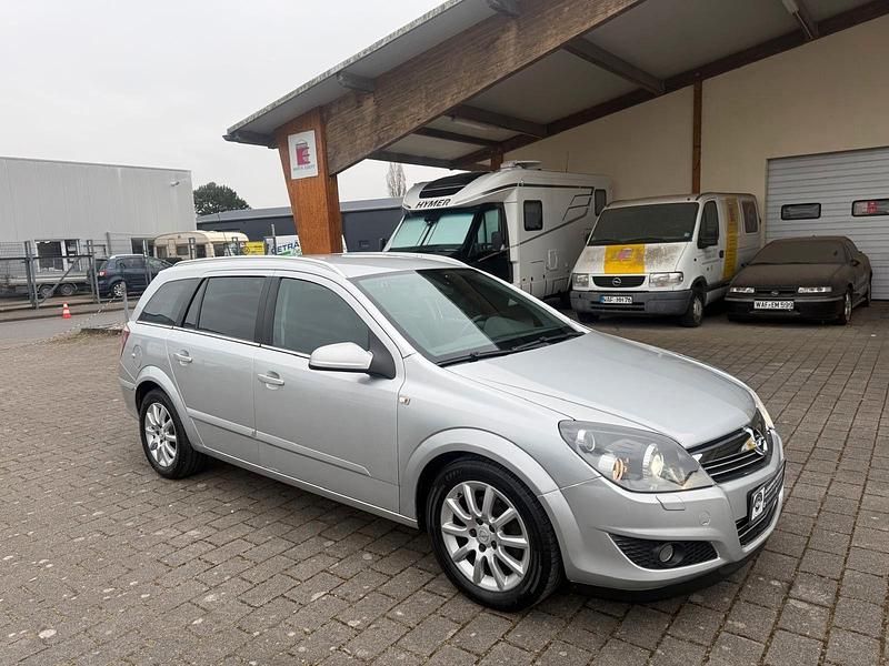 Gebraucht Opel Astra Innovation 116 PS (85 kW) 2009 Silber Kombi