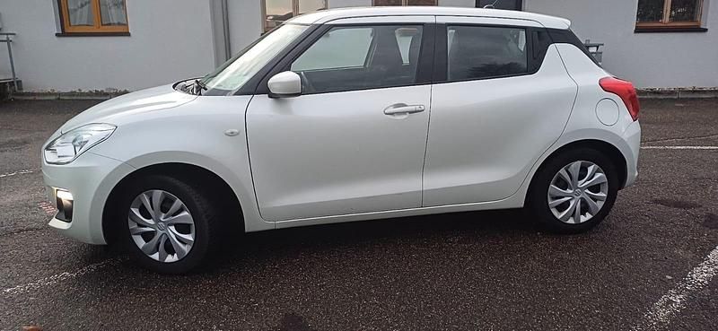 Gebraucht Suzuki Swift Comfort 90 PS (66 kW) 2019 Weiß Kleinwagen