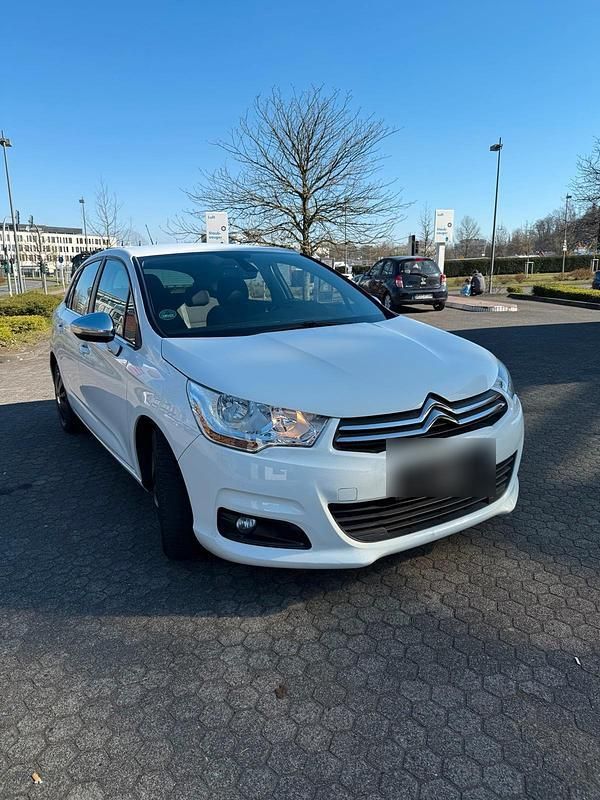 Weiß Gebraucht 2014 Citroën C4 Limousine | 3.550 € (Fairer Preis) - Bild 1/4