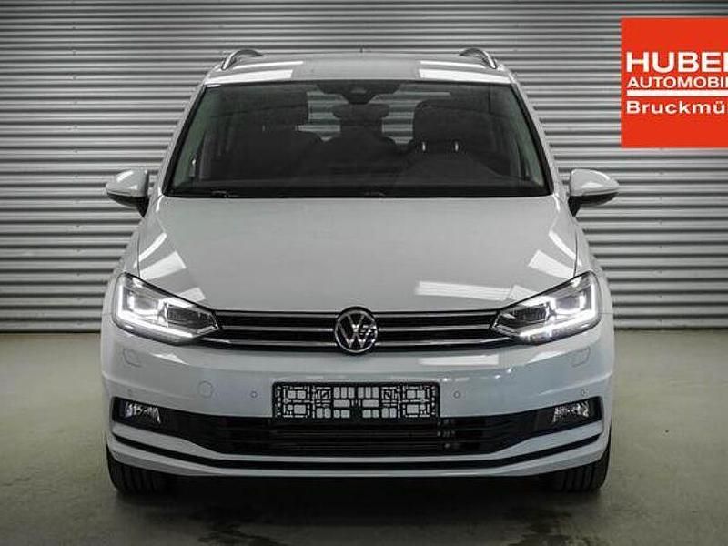 Neu VW Touran 150 PS (110 kW) 2026 Pure white uni (0q) Van / Kleinbus