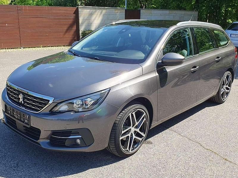 Gebraucht Peugeot 308 SW 131 PS (96 kW) 2018 Grau Kombi