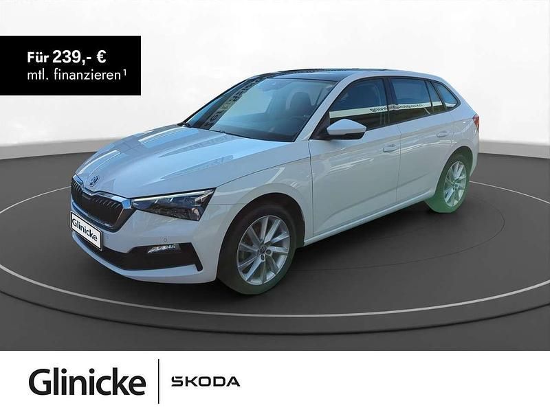 Weiß Gebraucht 2021 Skoda Scala Style Kleinwagen | 19.980 € (Etwas zu teuer) - Bild 1/3