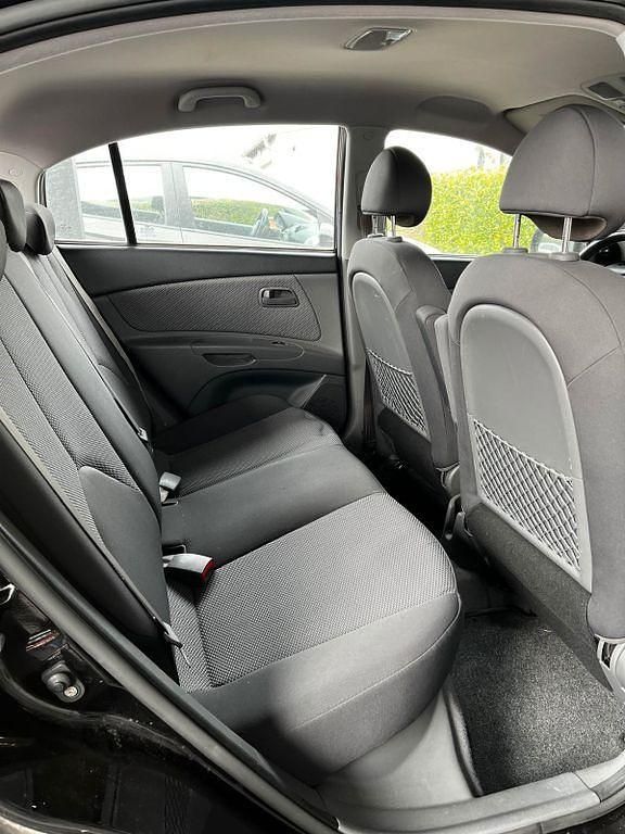 Gebraucht Kia Rio 97 PS (71 kW) 2009 Schwarz Limousine