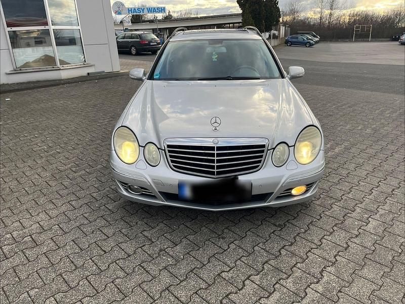 Gebraucht Mercedes E320 Avantgarde 224 PS (164 kW) 2009 Silber Kombi