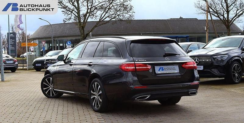 Gebraucht Mercedes E300 320 PS (235 kW) 2022 Grau Limousine