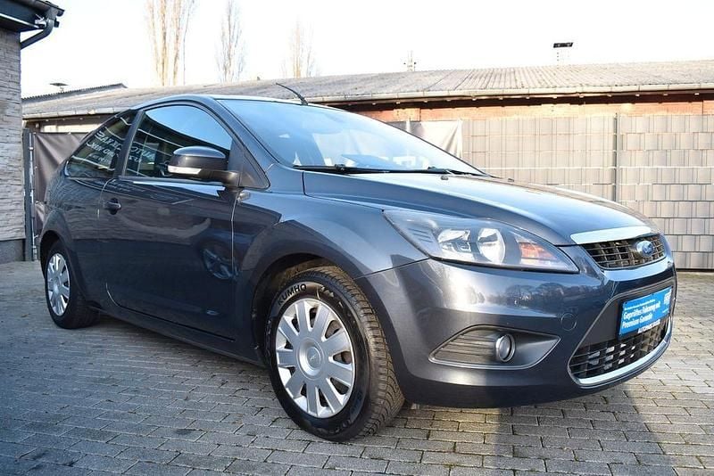 Grau Gebraucht 2008 Ford Focus Titanium Kleinwagen | 1.990 € (Guter Preis) - Bild 1/4