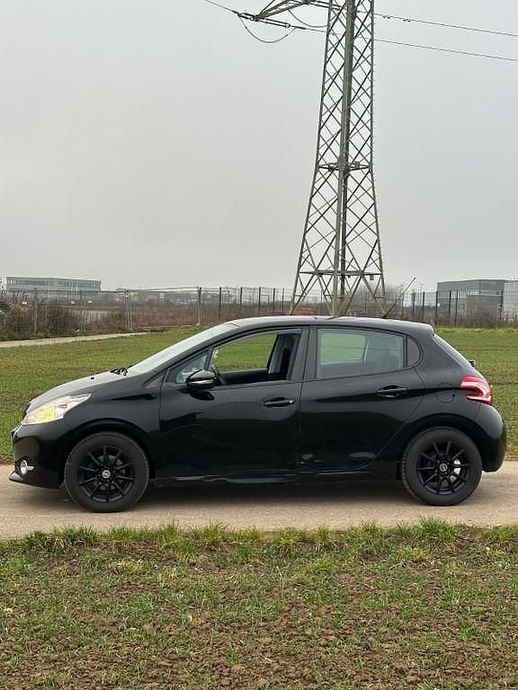Gebraucht Peugeot 208 82 PS (60 kW) 2012 Schwarz Kleinwagen