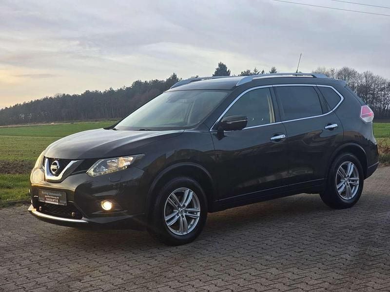 Grün Gebraucht 2017 Nissan X-Trail Acenta SUV | 13.690 € (Guter Preis) - Bild 1/4
