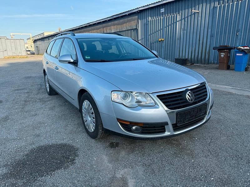 Grau Gebraucht 2008 VW Passat Kombi | 1.800 € (Superpreis) - Bild 1/4