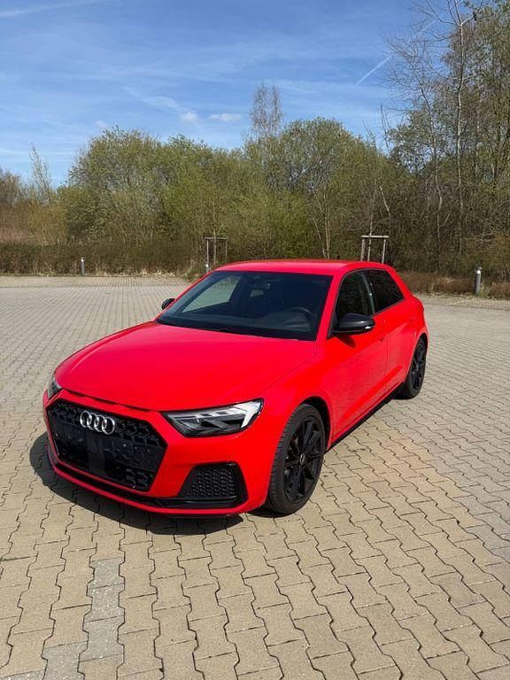 Gebraucht Audi A1 Sportback Advanced 95 PS (69 kW) 2023 Rot Kleinwagen