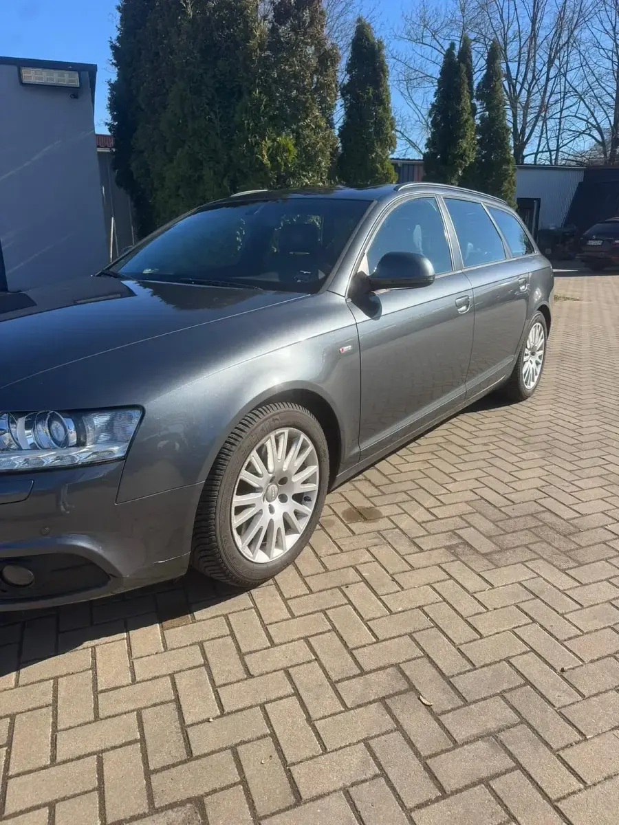 Gebraucht Audi A6 190 PS (139 kW) 2011 Grau Kombi