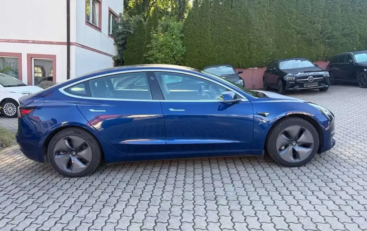 Gebraucht Tesla Model 3 334 kW (455 PS) 2020 Deep blue metallic Limousine