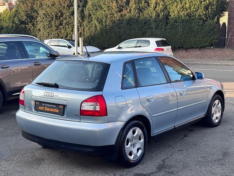 Gebraucht Audi A3 Ambiente 125 PS (91 kW) 2001 Blau Kleinwagen
